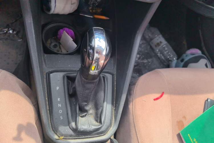 Used Volkswagen Jetta 2017 1.5L Automatic Fashion Model Gear Lever