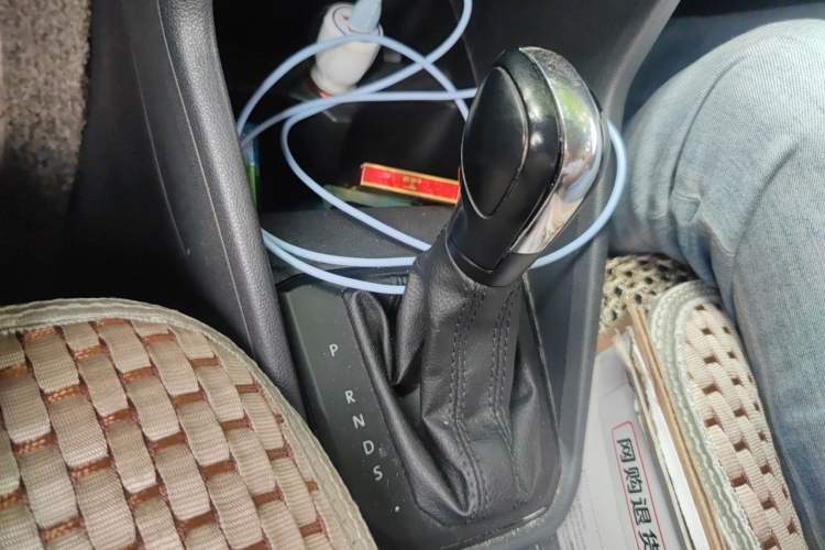 Used Volkswagen Jetta 2017 1.5L Automatic Fashion Model Gear Lever