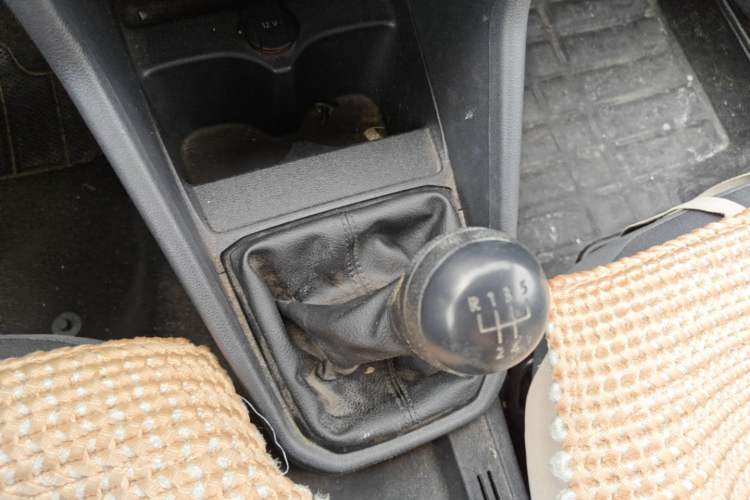Used Volkswagen Jetta 2017 1.5L Manual Fashion Edition Gear Lever