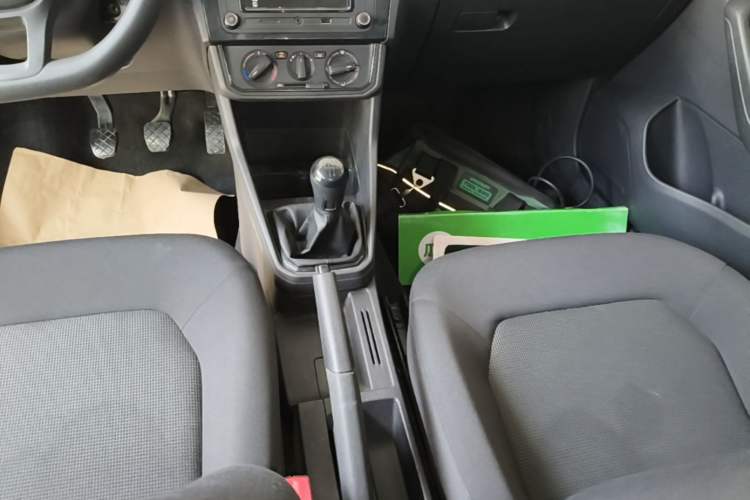Used Volkswagen Jetta 2017 1.5L Manual Fashion Edition Gear Lever