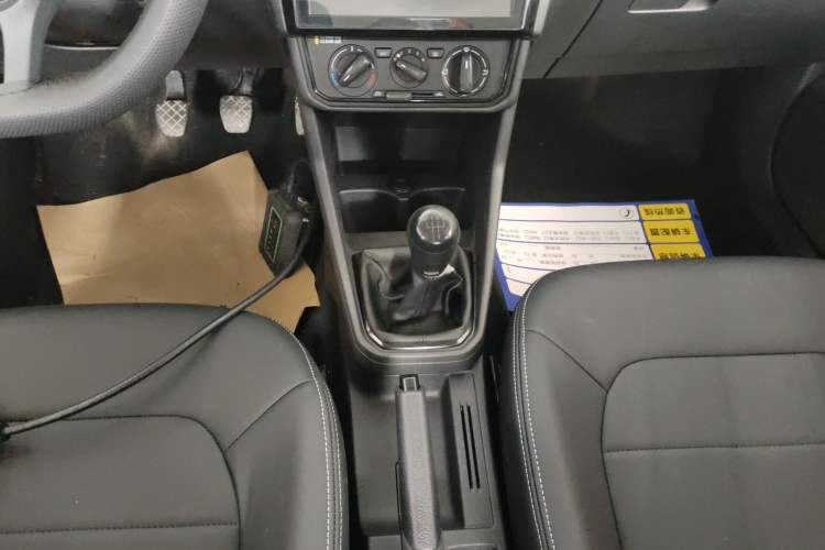 Used Volkswagen Jetta 2017 1.5L Manual Fashion Edition Gear Lever