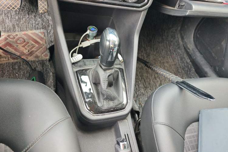 Used Volkswagen Jetta 2017 1.5L Automatic Comfort Model Gear Lever