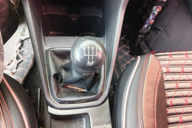 Used Volkswagen Jetta 2017 1.4L Manual Fashion Edition Gear Lever