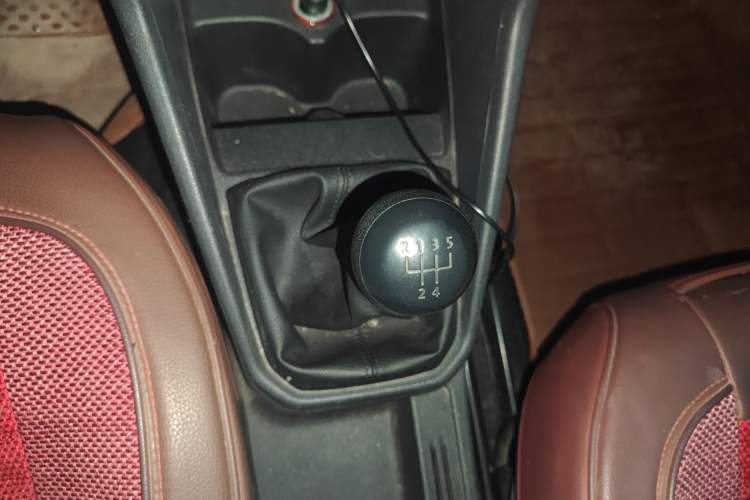 Used Volkswagen Jetta 2017 1.4L Manual Fashion Edition Gear Lever