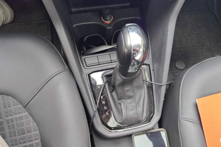 Used Volkswagen Jetta 2017 1.5L Automatic Comfort Model Gear Lever