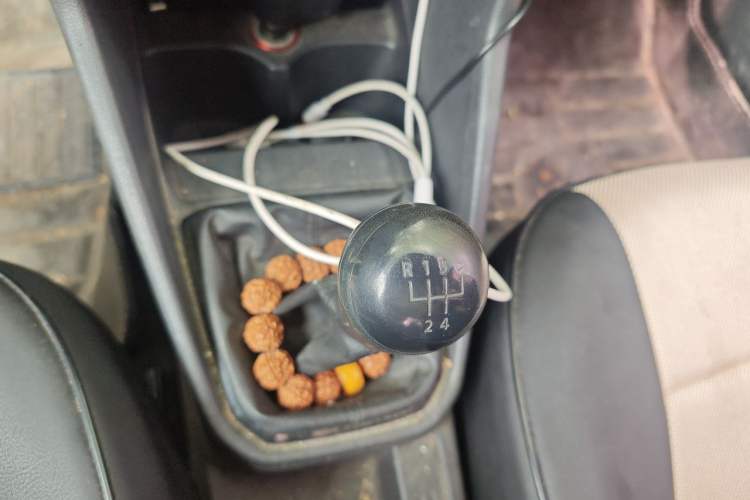 Used Volkswagen Jetta 2017 1.5L Manual Fashion Edition Gear Lever