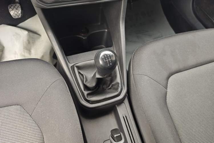 Used Volkswagen Jetta 2017 1.4L Manual Fashion Edition Gear Lever