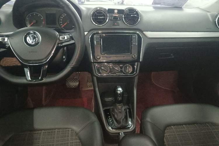 Used Volkswagen Jetta 2017 1.5L Automatic Comfort Model Gear Lever