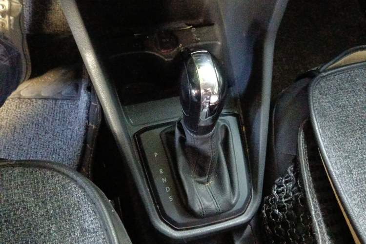 Used Volkswagen Jetta 2017 1.5L Automatic Fashion Model Gear Lever