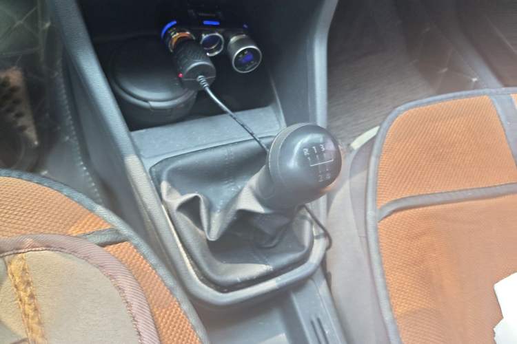 Used Volkswagen Jetta 2017 1.5L Manual Fashion Edition Gear Lever