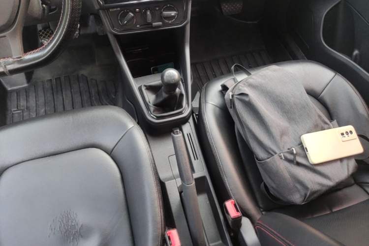 Used Volkswagen Jetta 2017 1.4L Manual Fashion Edition Gear Lever