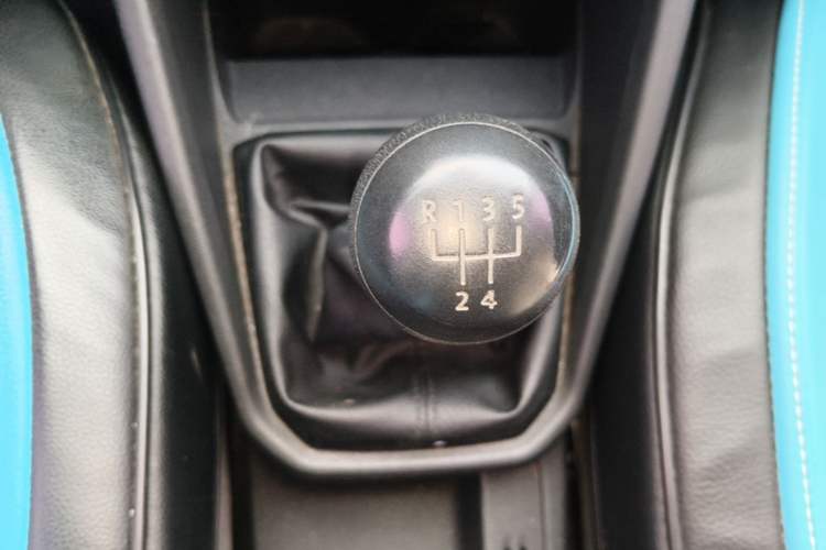 Used Volkswagen Jetta 2017 1.5L Manual Fashion Edition Gear Lever