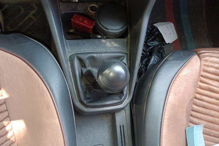 Used Volkswagen Jetta 2017 1.5L Manual Fashion Edition Gear Lever