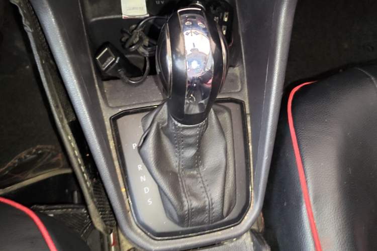 Used Volkswagen Jetta 2017 1.5L Automatic Fashion Model Gear Lever