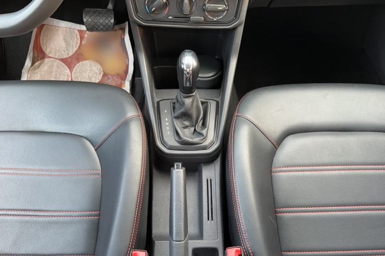 Used Volkswagen Jetta 2017 1.5L Automatic Fashion Model Gear Lever