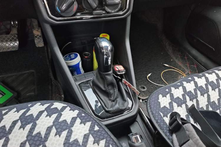 Used Volkswagen Jetta 2017 1.5L Automatic Comfort Model Gear Lever