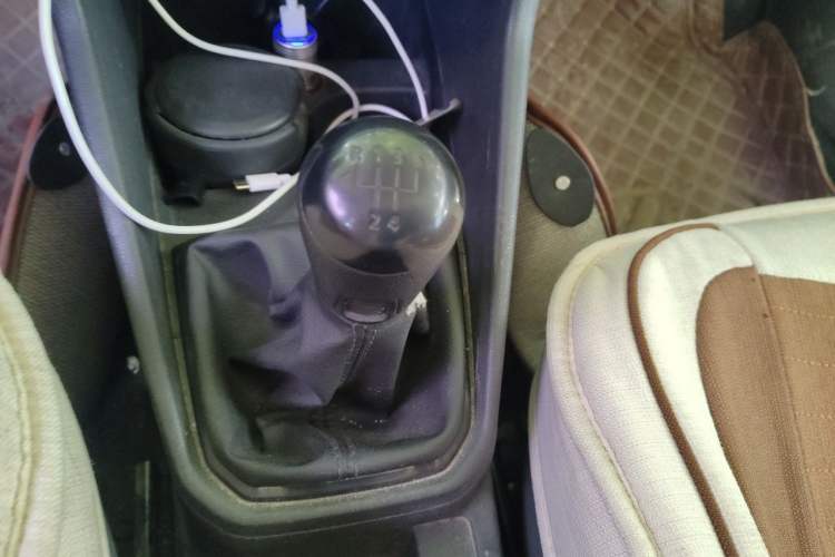 Used Volkswagen Jetta 2017 1.5L Manual Fashion Edition Gear Lever
