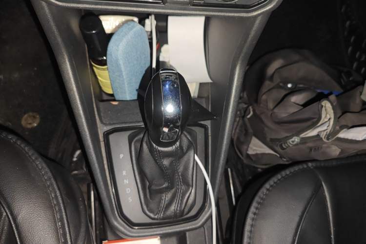 Used Volkswagen Jetta 2017 1.5L Automatic Fashion Model Gear Lever