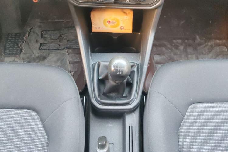 Used Volkswagen Jetta 2017 1.4L Manual Fashion Edition Gear Lever