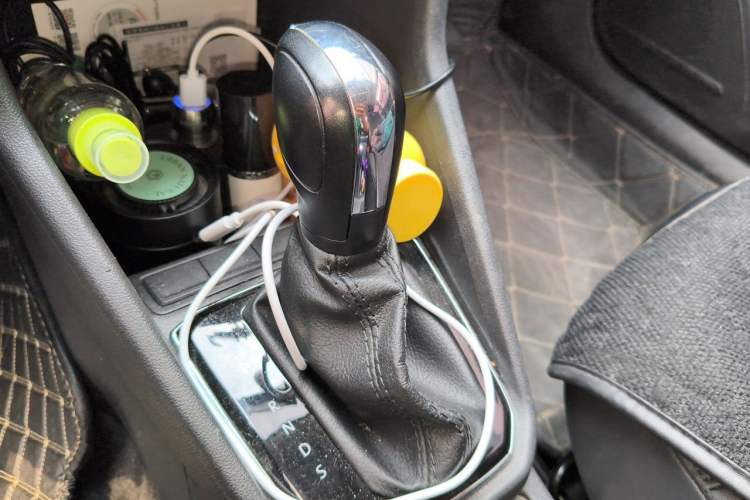 Used Volkswagen Jetta 2017 1.5L Automatic Comfort Model Gear Lever