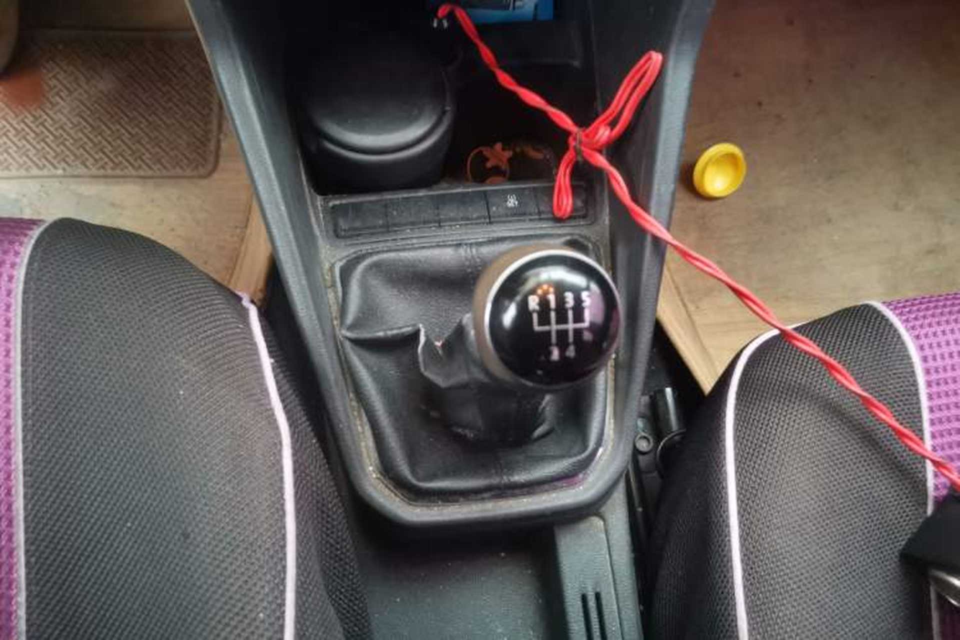 Used Volkswagen Jetta 2017 1.5L Manual Comfort Model Gear Lever