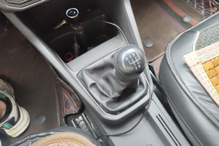 Used Volkswagen Jetta 2017 1.4L Manual Fashion Edition Gear Lever
