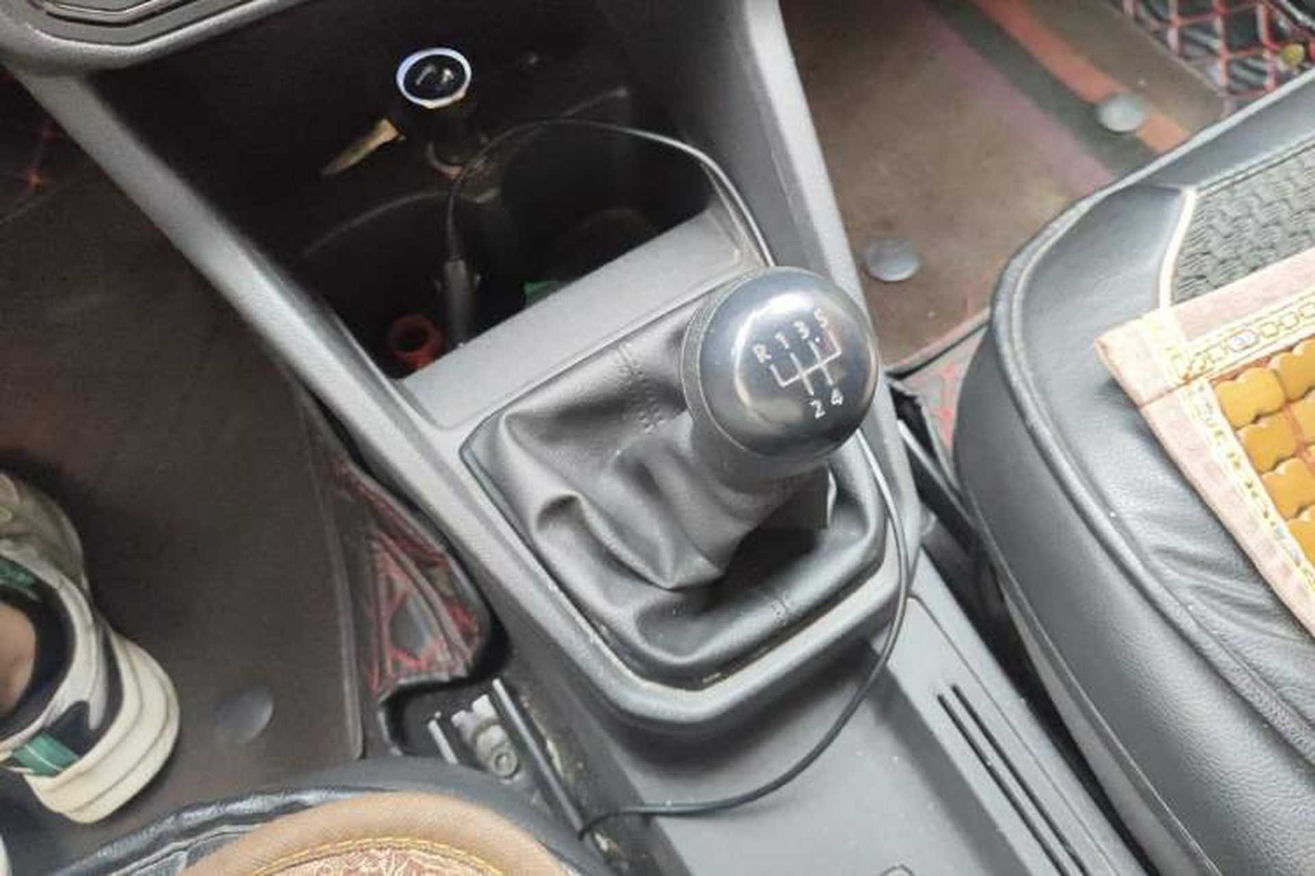 Used Volkswagen Jetta 2017 1.4L Manual Fashion Edition Gear Lever