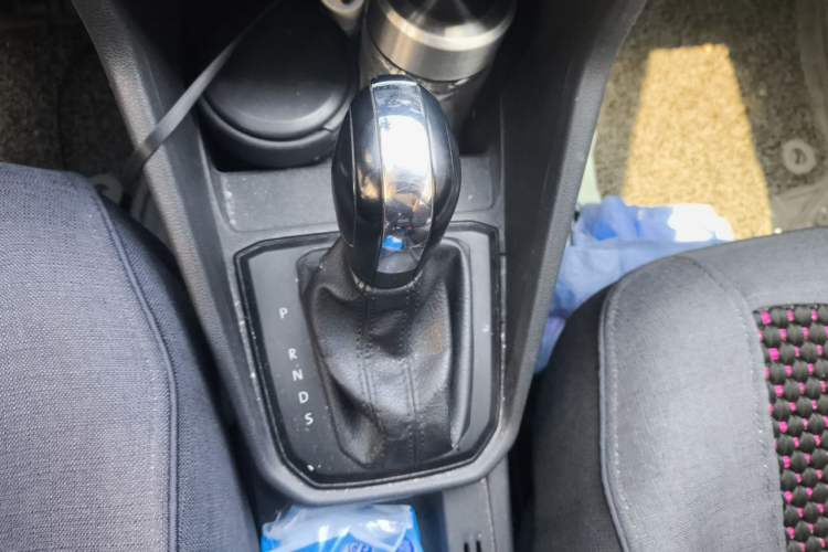Used Volkswagen Jetta 2017 1.5L Automatic Fashion Model Gear Lever