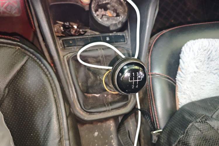 Used Volkswagen Jetta 2017 1.5L Manual Comfort Model Gear Lever