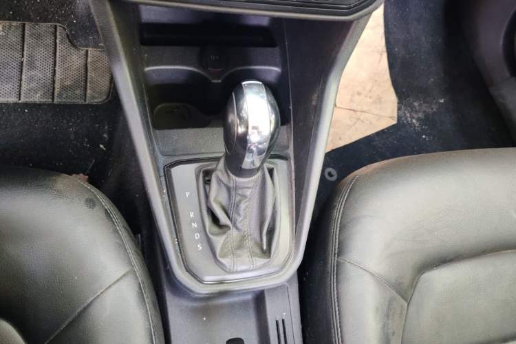 Used Volkswagen Jetta 2017 1.5L Automatic Fashion Model Gear Lever