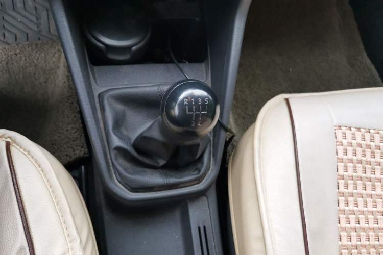 Used Volkswagen Jetta 2017 1.4L Manual Fashion Edition Gear Lever