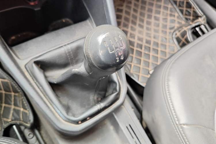 Used Volkswagen Jetta 2017 1.4L Manual Fashion Edition Gear Lever