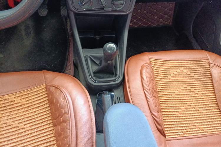 Used Volkswagen Jetta 2017 1.4L Manual Fashion Edition Gear Lever