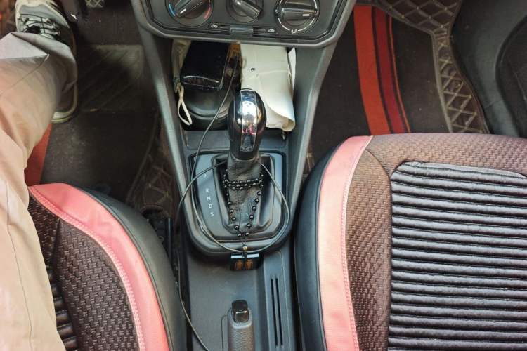 Used Volkswagen Jetta 2017 1.5L Automatic Fashion Model Gear Lever