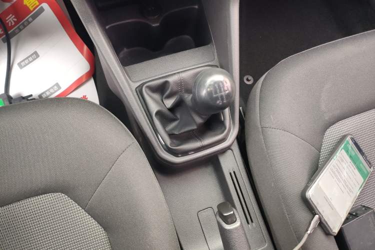 Used Volkswagen Jetta 2017 1.5L Manual Fashion Edition Gear Lever