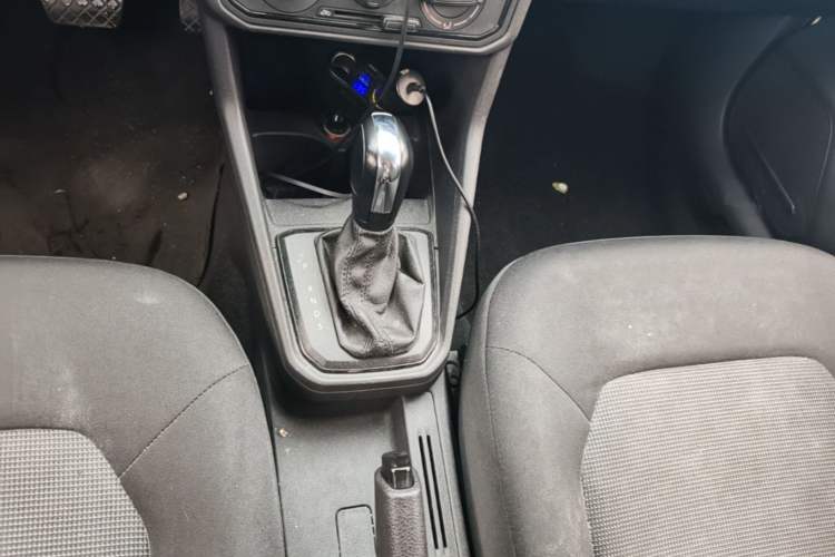 Used Volkswagen Jetta 2017 1.5L Automatic Fashion Model Gear Lever