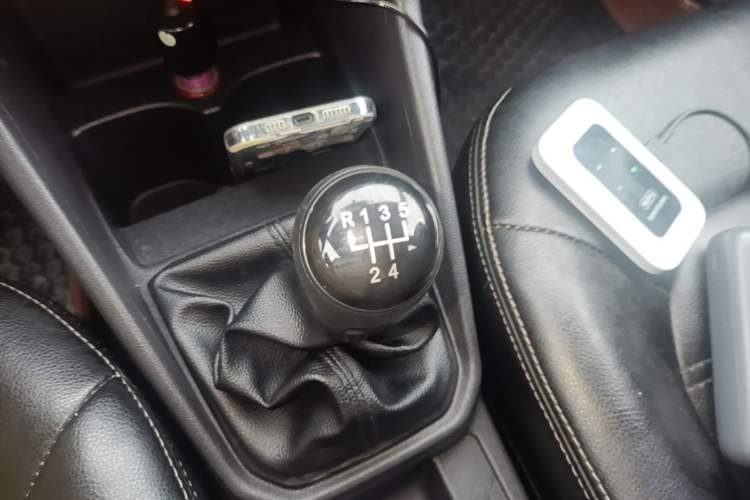 Used Volkswagen Jetta 2017 1.5L Manual Fashion Edition Gear Lever