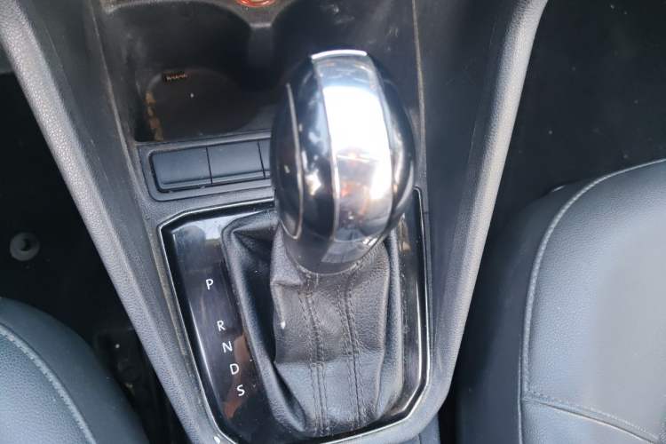 Used Volkswagen Jetta 2017 1.5L Automatic Comfort Model Gear Lever