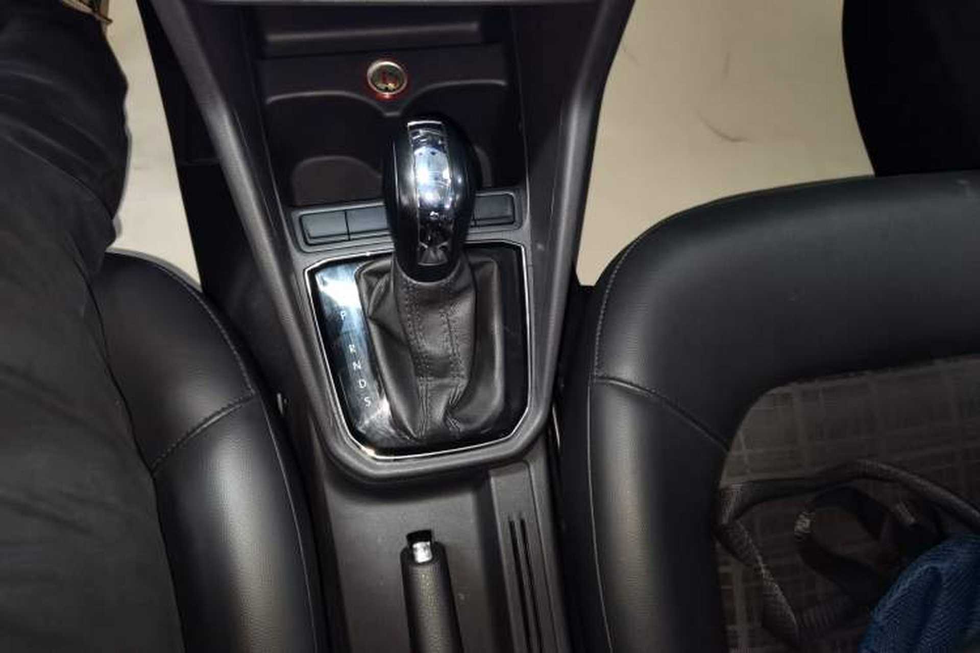 Used Volkswagen Jetta 2017 1.5L Automatic Comfort Model Gear Lever