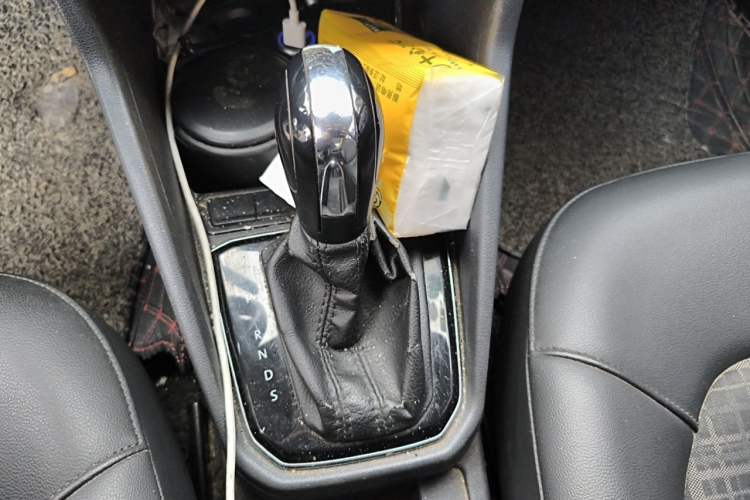Used Volkswagen Jetta 2017 1.5L Automatic Comfort Model Gear Lever