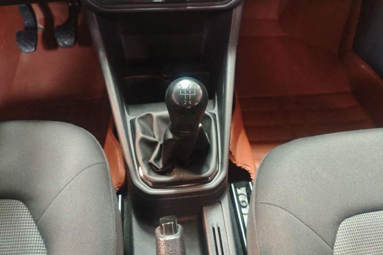 Used Volkswagen Jetta 2017 1.4L Manual Fashion Edition Gear Lever