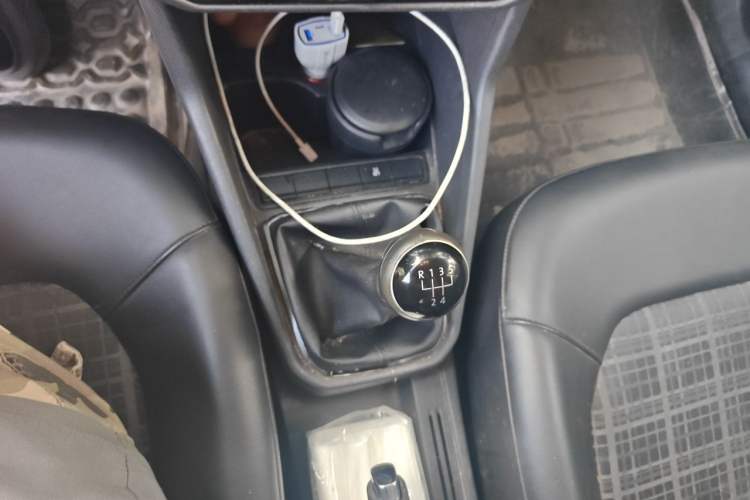 Used Volkswagen Jetta 2017 1.4L Manual Comfort Model Gear Lever