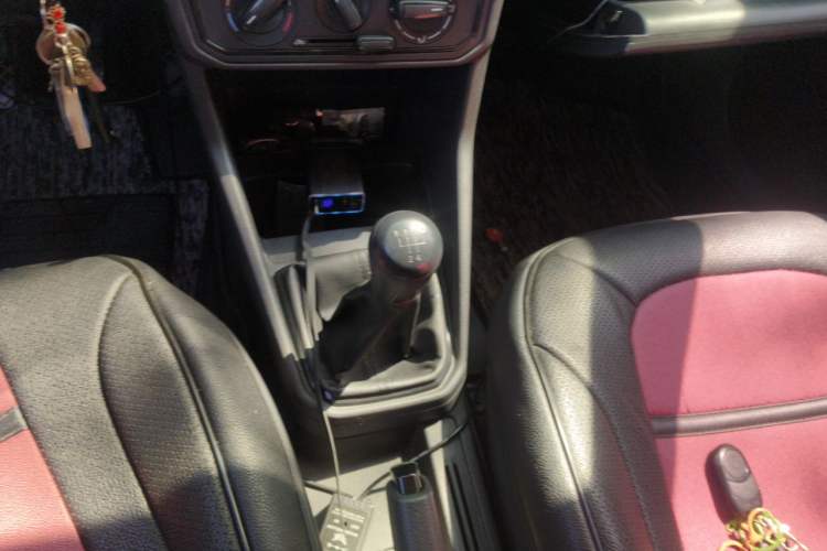 Used Volkswagen Jetta 2017 1.5L Manual Fashion Edition Gear Lever