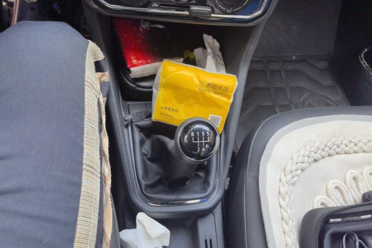 Used Volkswagen Jetta 2017 1.5L Manual Comfort Model Gear Lever