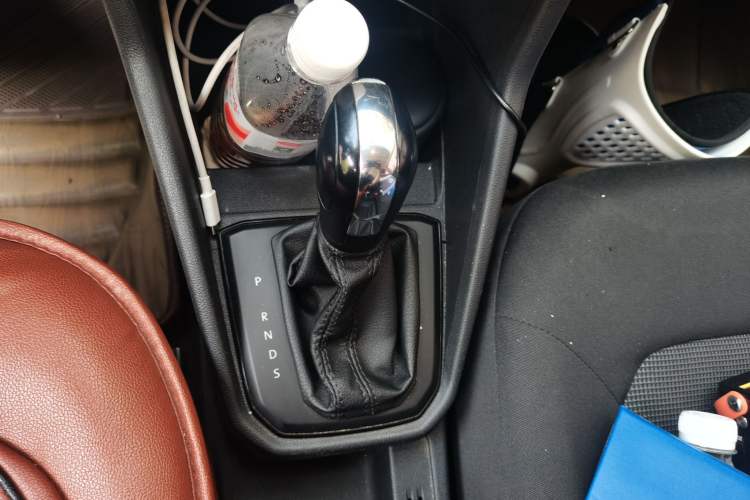 Used Volkswagen Jetta 2017 1.5L Automatic Fashion Model Gear Lever
