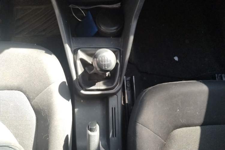 Used Volkswagen Jetta 2017 1.4L Manual Fashion Edition Gear Lever