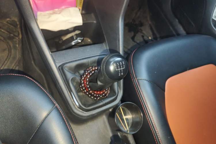 Used Volkswagen Jetta 2017 1.4L Manual Fashion Edition Gear Lever