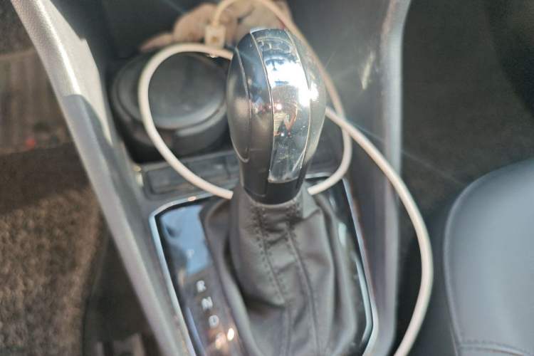 Used Volkswagen Jetta 2017 1.5L Automatic Comfort Model Gear Lever