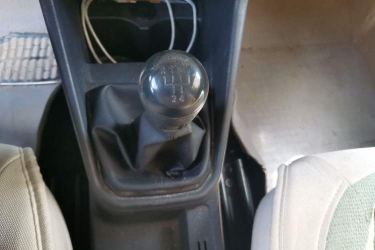 Used Volkswagen Jetta 2017 1.4L Manual Fashion Edition Gear Lever