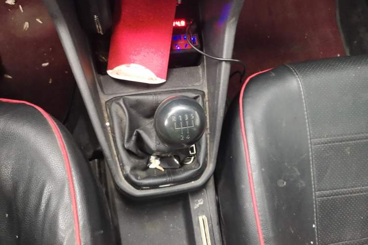 Used Volkswagen Jetta 2017 1.4L Manual Fashion Edition Gear Lever
